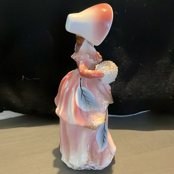 Vintage Lipper & Mann Fine China Figurine Lady in Dress w/ Muzzler NO ISSUES - Picture 3 of 7